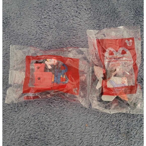 2-Walt Disney World Runaway Railway McDonalds Toy #1 & 2 Goofy & Mickey New 2020 - Picture 1 of 7